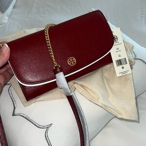 Tory Burch Robinson Leather Wallet.